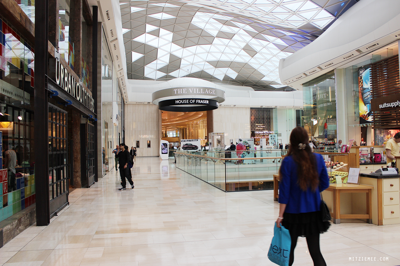 Shopping with a Personal Stylist at Westfield UTC Mall A shopper was allegedly stabbed by a knife-wielding man at a shopping centre this afternoon. The man in his 20s was attacked at about 2pm at Westfield in White City, West London, before police and.
